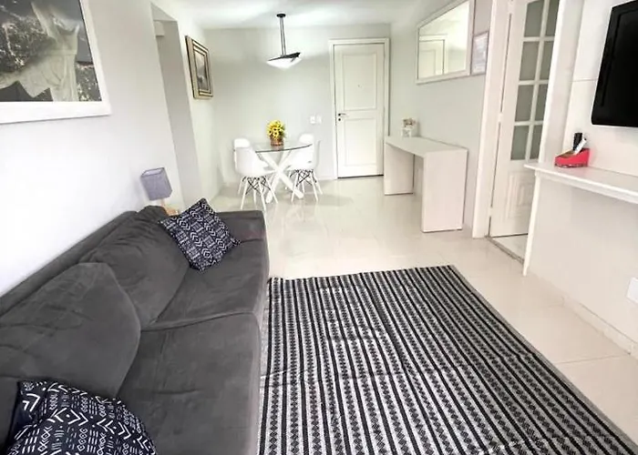 Apartamento Na Barra Da Tijuca, Pertinho Da Praia!