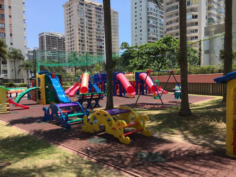 Apartamento Na Barra Da Tijuca, Pertinho Da Praia!